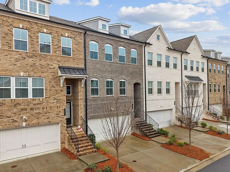 2247 Pink Hawthorn Dr — Photo 2