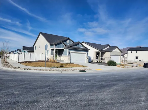 1006 W Peregrine Dr, Stansbury Park, UT 84074