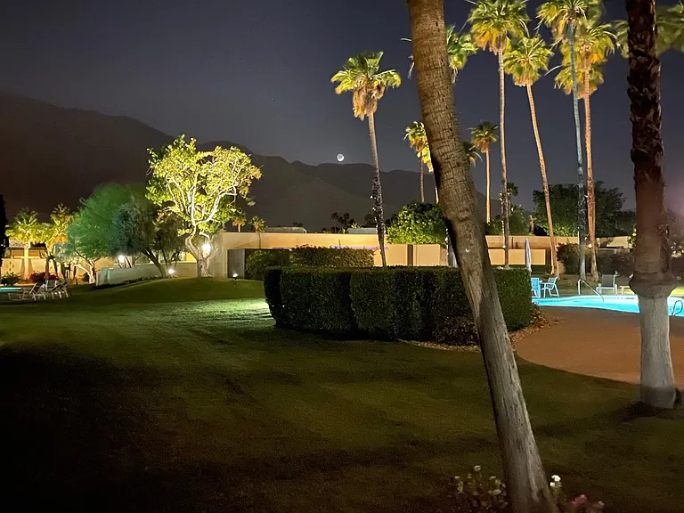 433 N Hermosa Dr — Photo 36