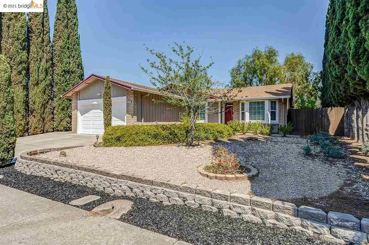 2203 Montevideo Dr photo 1