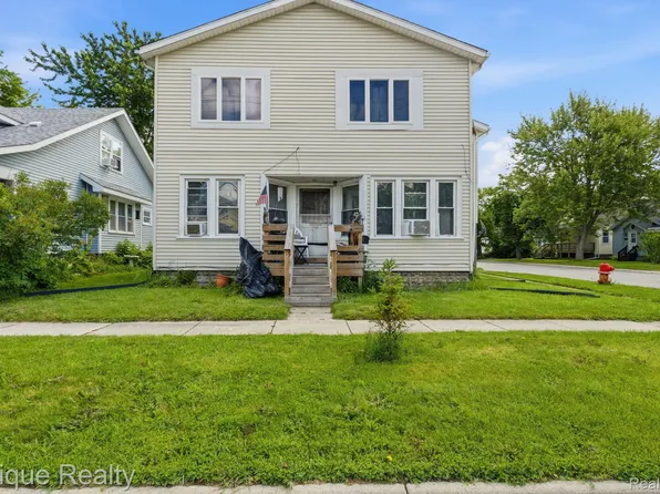 1334 13th St, Port Huron, MI 48060