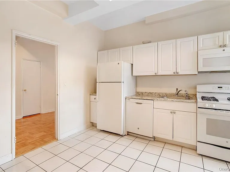 411 Bronx River Rd #9A — Photo 7
