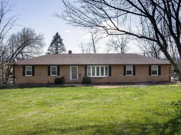 9011 Rawley Pike, Hinton, VA 22831