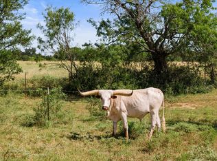 625 Callihan Rd, Luling, TX 78648