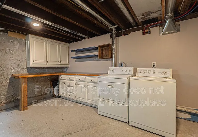 239 S Mill St — Photo 15