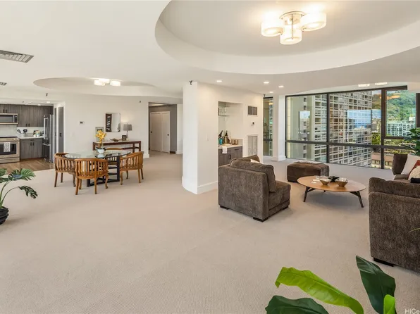 1114 Punahou St #Penthouse 3, Honolulu, HI 96826