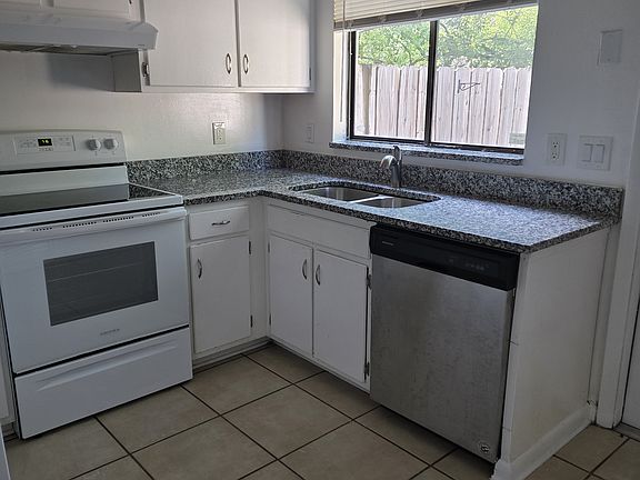 3rd image of 107 Garden Dr