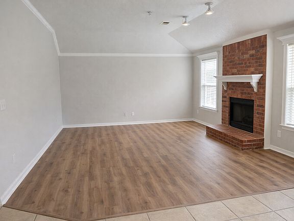 3rd image of 2533 N Trafalger Dr