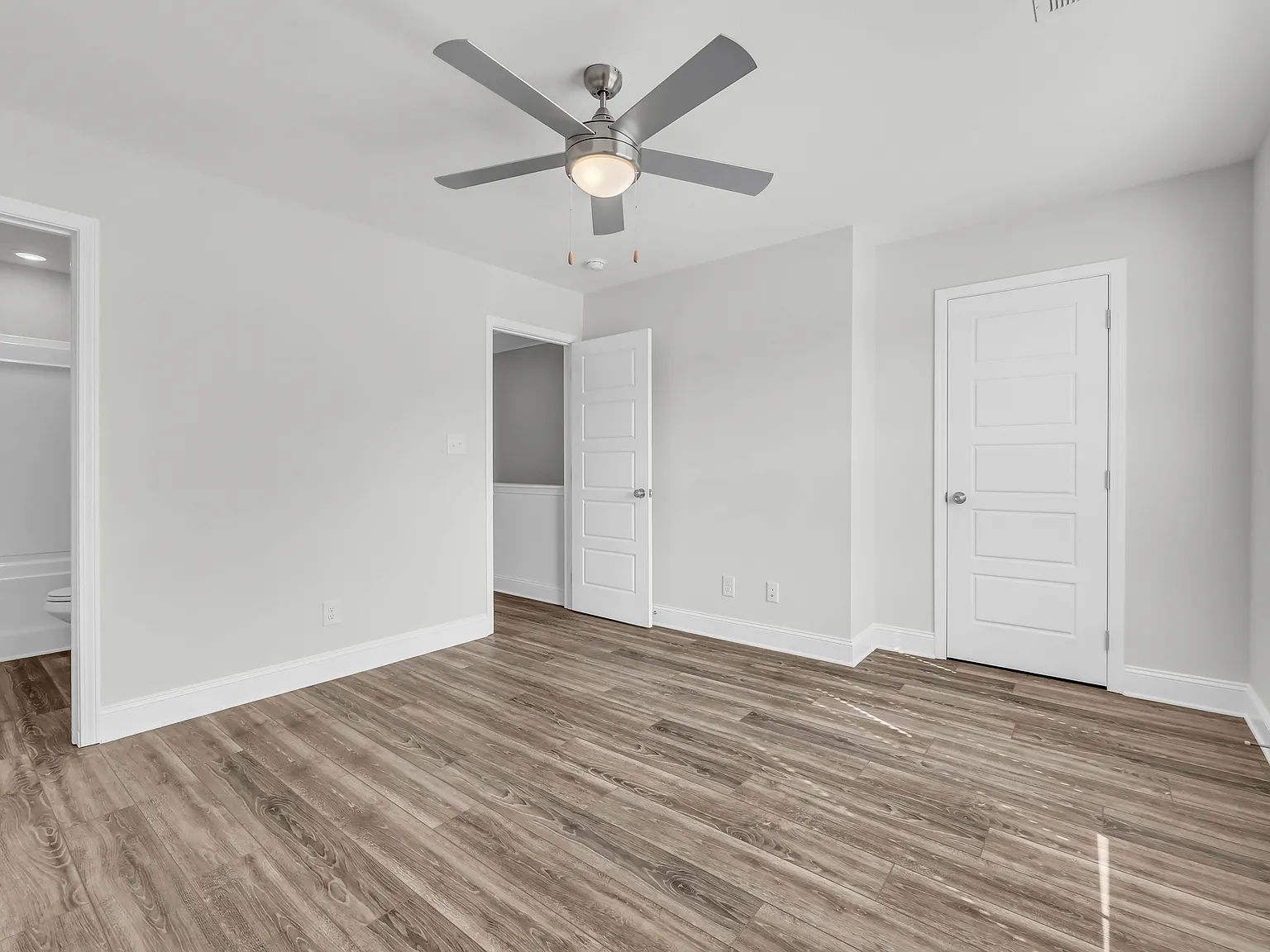 233 Limestone Point Drive - 1 — Photo 4