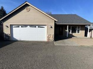 2825 Duell Ave, Medford, OR
