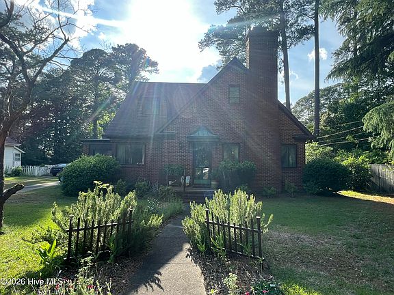 5th image of 906 Carey Road