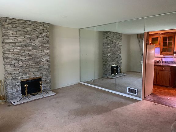 4th image of 1034 Ashland Ave