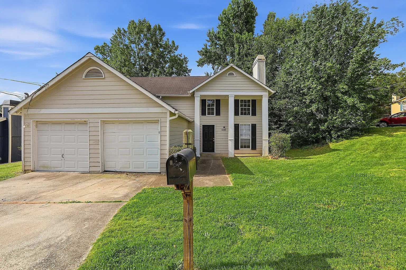 4 bed, 1872 sqft, $2,460 — Photo 2