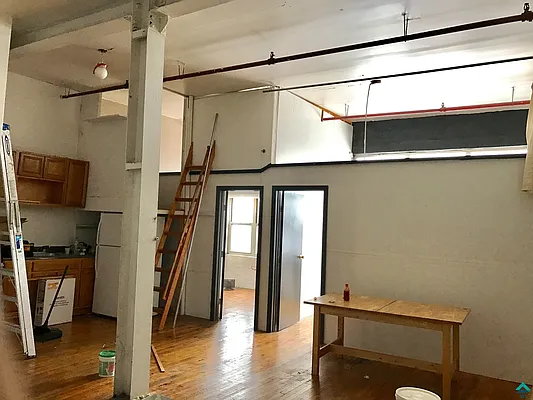 Rented by EXR | media 25