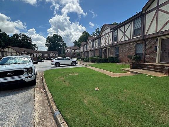 2nd image of 3241 Abbeywood Dr