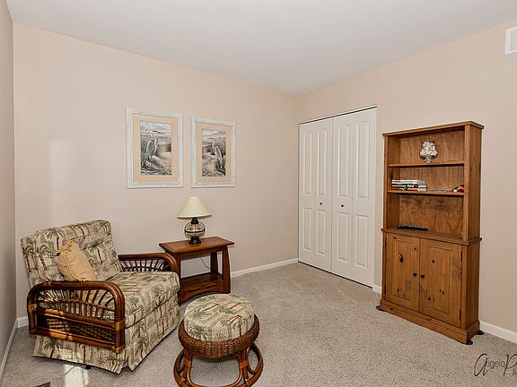 5th image of 888 Timber Lake Dr