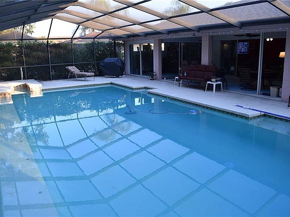 4th image of 207 Amesbury Cir