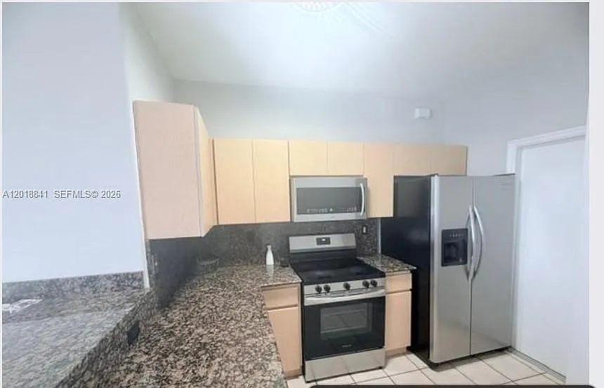 Building Photo - 3511 SW 169th Ter #3511