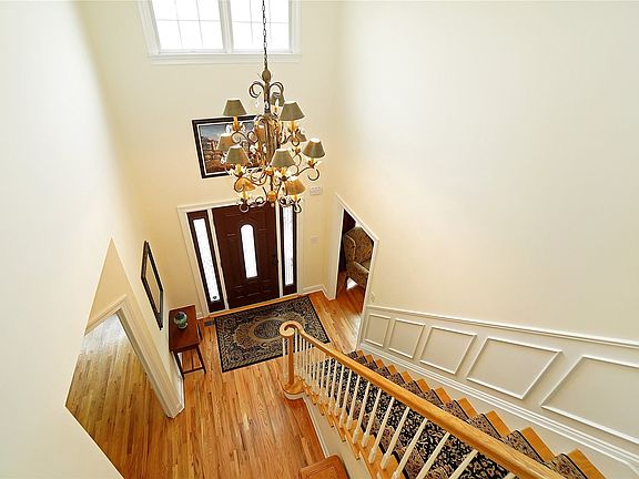 5th image of 17 Franciscan Ln