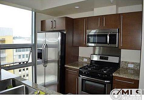 5th image of 321 10th Ave Unit 1102