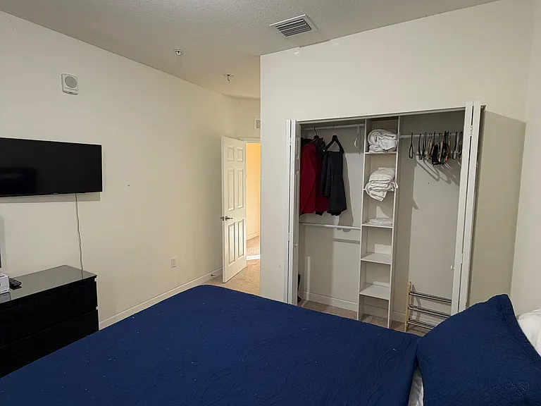 10620 NW 88th St #214 — Photo 10