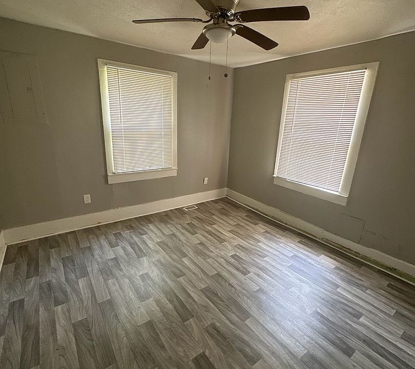 1st image of 2512 Crescent Ln