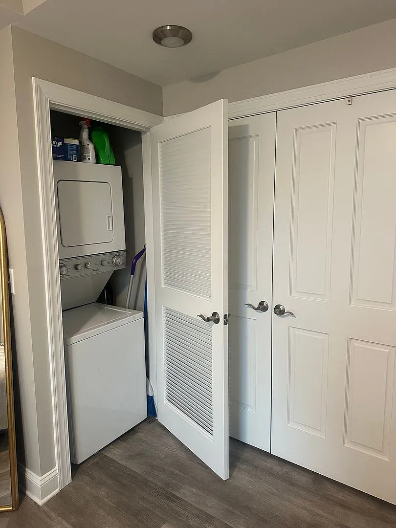Newly Renovated 1-Bedroom Apartment on Elm Street Walk to Carilion & Downtown! — Photo 4