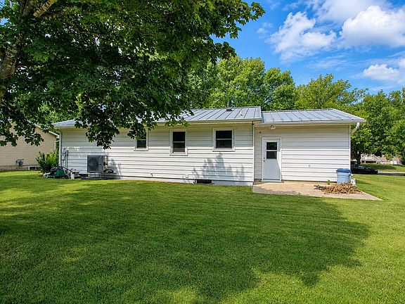 2nd image of 214 Terrace View Dr