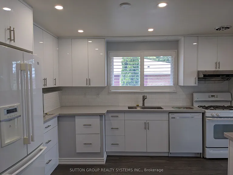 297 Balmoral Dr — Photo 9
