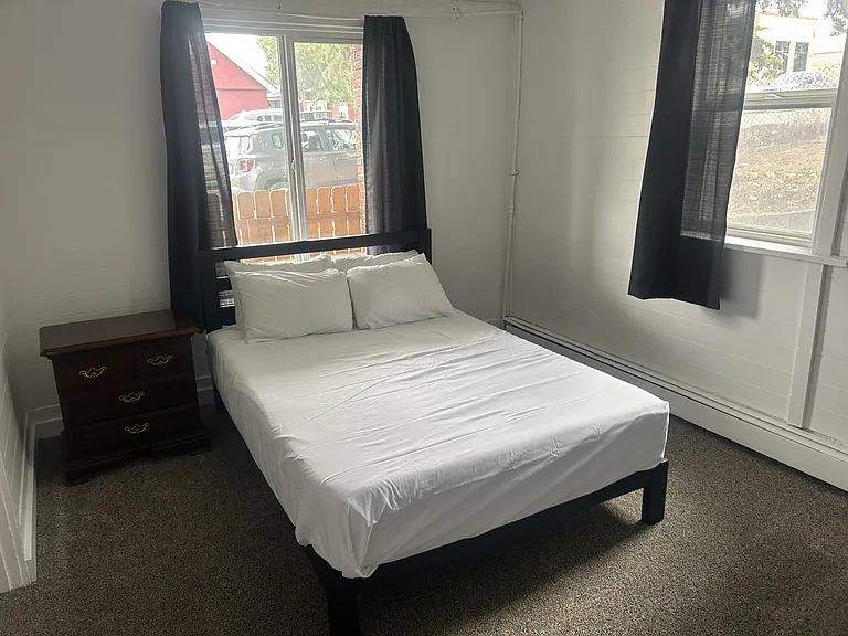 1015 Pine Ave #1 — Photo 6