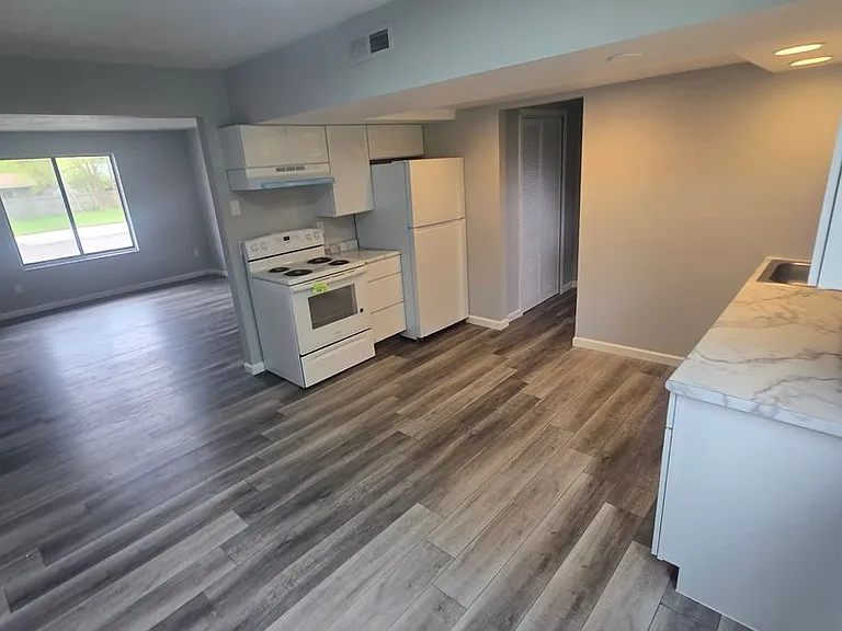 1565 Bryn Mawr Pl — Photo 42