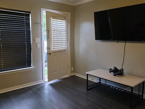 3rd image of 1060 Saint Alban Ave #C