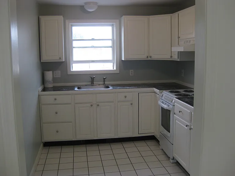 2431 E Main Rd #6 — Photo 8