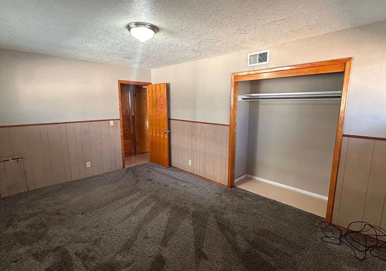 $550- 1 bed 1 bath Apartment — Photo 3