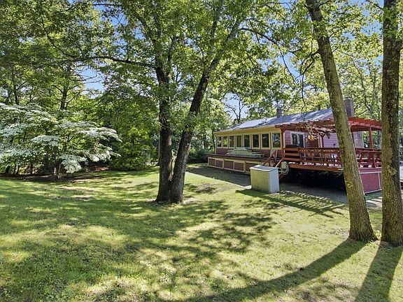 5th image of 111 Rocky Pond Rd