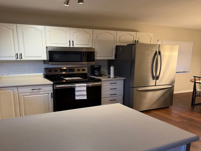 1033 W Laguna Dr — Photo 5