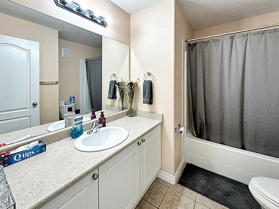 5th image of 5101 E 18th St #102B