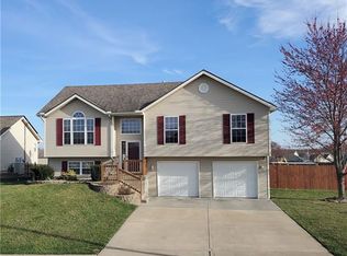 10419 NW 87th St, Kansas City, MO 64153