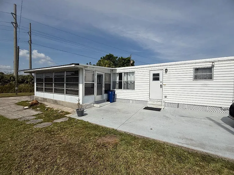 249 Fireball Ln — Photo 1