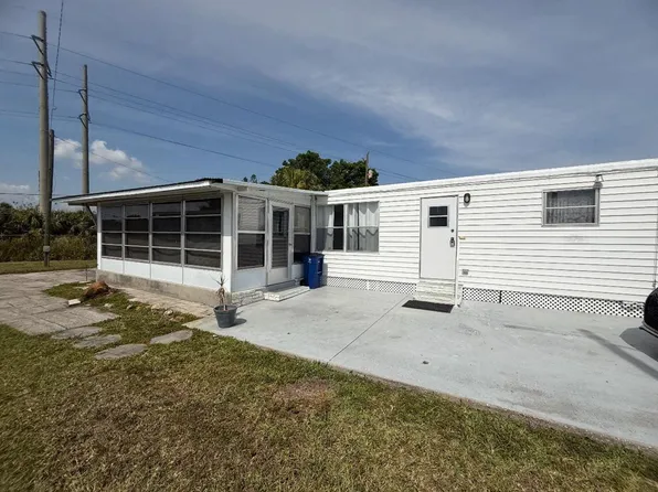 249 Fireball Ln, North Fort Myers, FL 33917