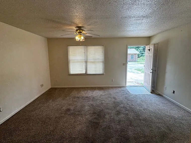 100 Red Rock Dr — Photo 10