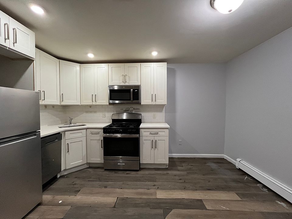 1st image of 116 Atlantic St Floor 1