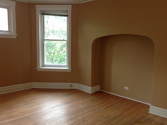 4th image of 5915 N Magnolia Ave #3