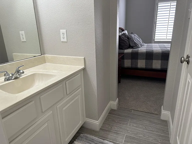 2050 Garden Crest Dr — Photo 16