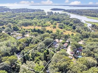 526A Hubbard Ave, Riverhead, NY 11901