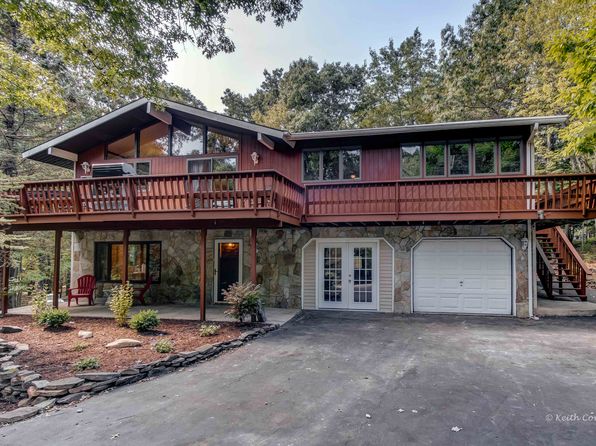 203 Thornberry Ln