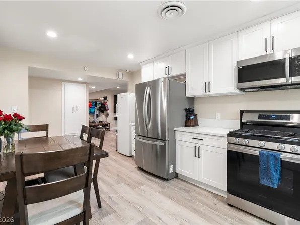 608 McDermit St, Las Vegas, NV 89107