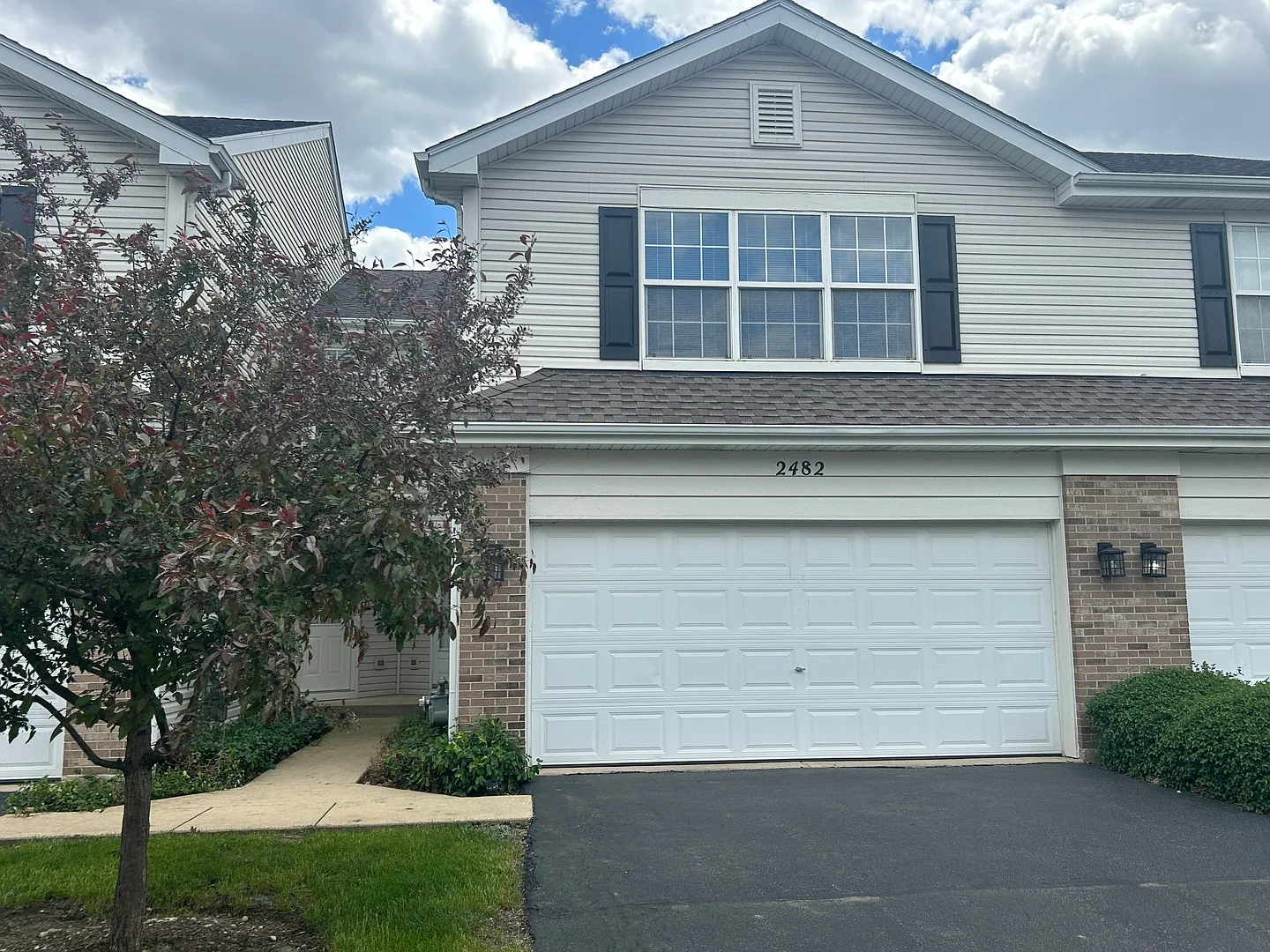2 bed, 2.5 bath, 1668 sqft, $2,350 — Photo 1