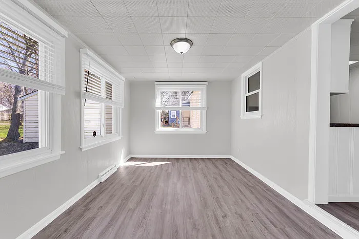 4 bed, 1.5 bath, 1886 sqft, $2,150 — Photo 3