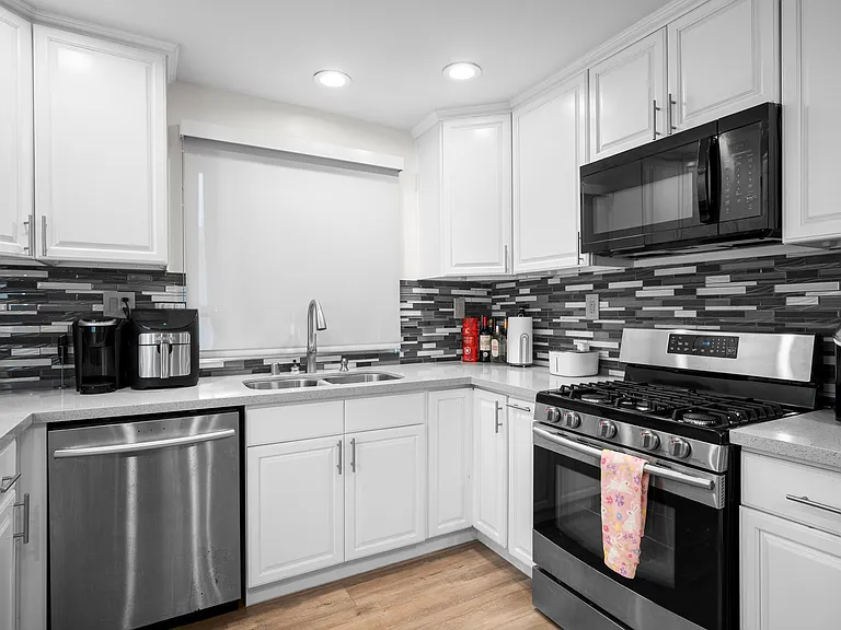9031 El Dorado Ave — Photo 10
